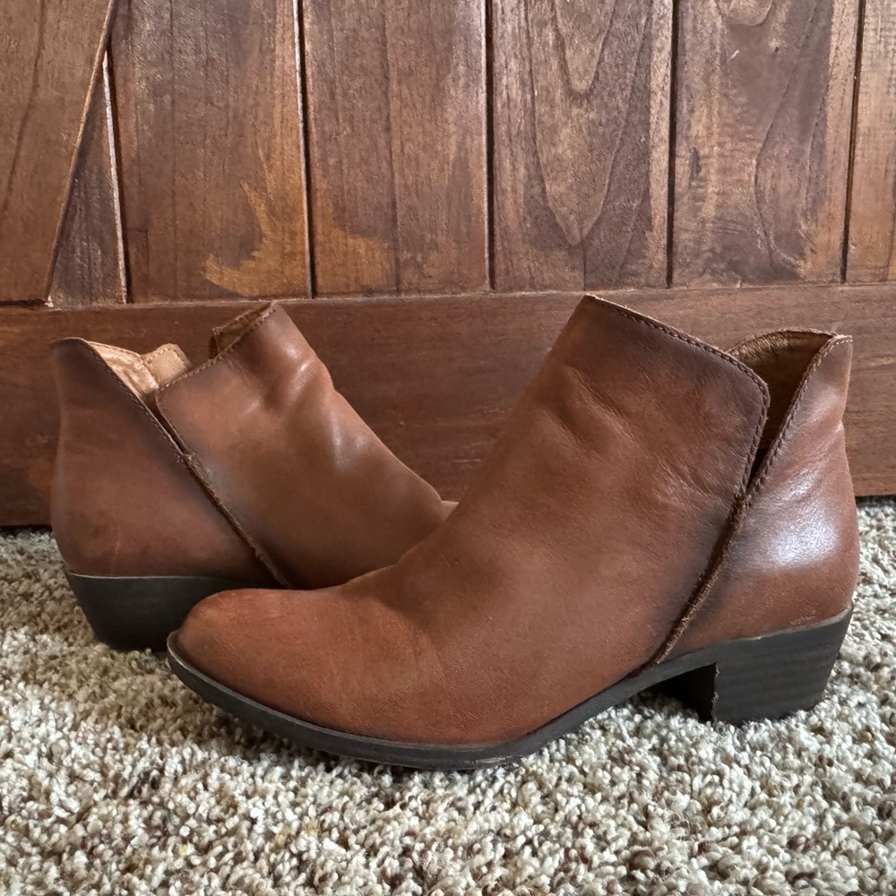 Lucky Brand Tan Ankle Booties